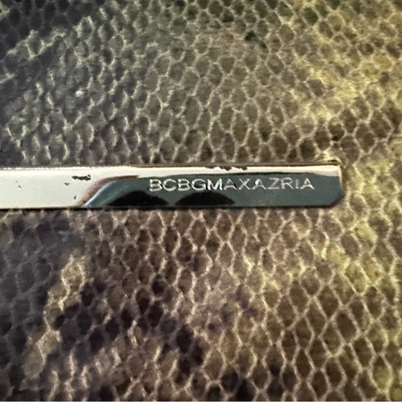 NWT BCBG Max Azria Dark Green Snake Print Clutch Envelope Purse - Picture 4 of 5